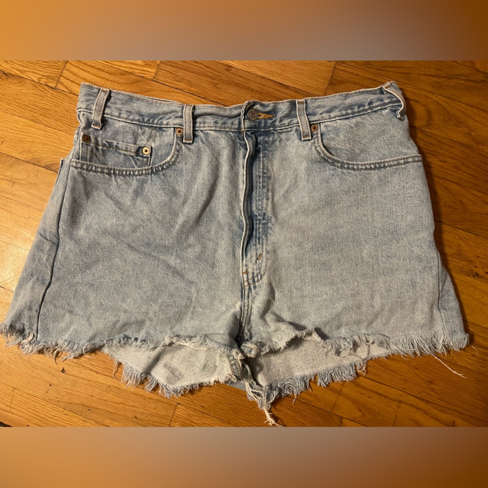 Vintage Levi’s Denim Shorts Lightwash